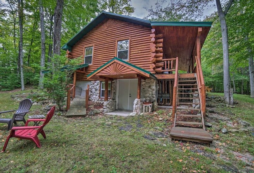 Updated Manistique Log Cabin, Yard & Fire Pit