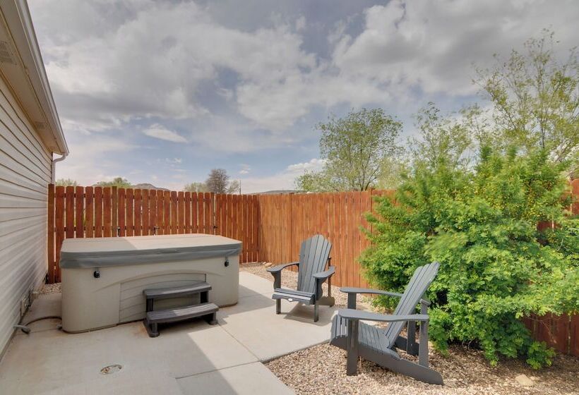 Utah Retreat Hot Tub, Deck & Near National Parks