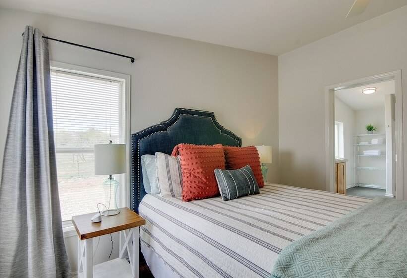 Utah Retreat Hot Tub, Deck & Near National Parks