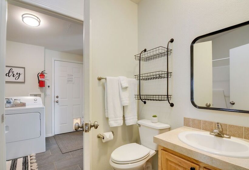 Utah Retreat Hot Tub, Deck & Near National Parks