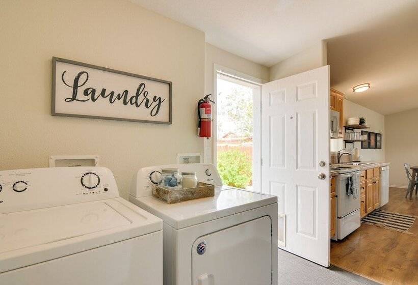 Utah Retreat Hot Tub, Deck & Near National Parks