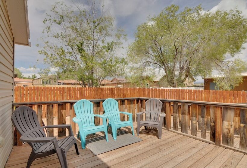 Utah Retreat Hot Tub, Deck & Near National Parks