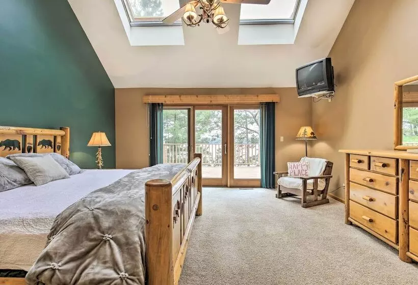 Waterfront Lake Tomahawk Cabin W/ Game Room!