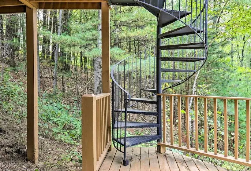 Waterfront Lake Tomahawk Cabin W/ Game Room!