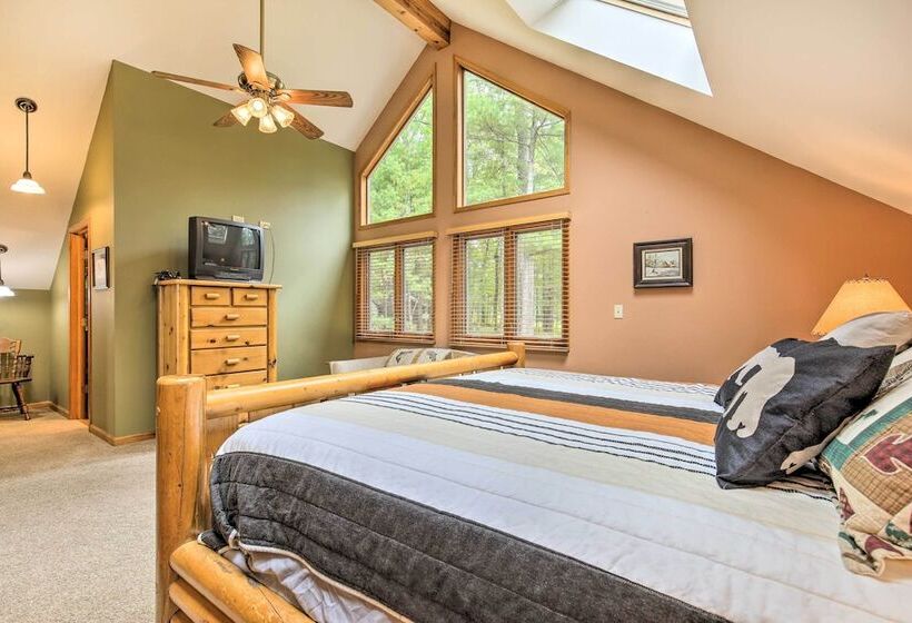 Waterfront Lake Tomahawk Cabin W/ Game Room!