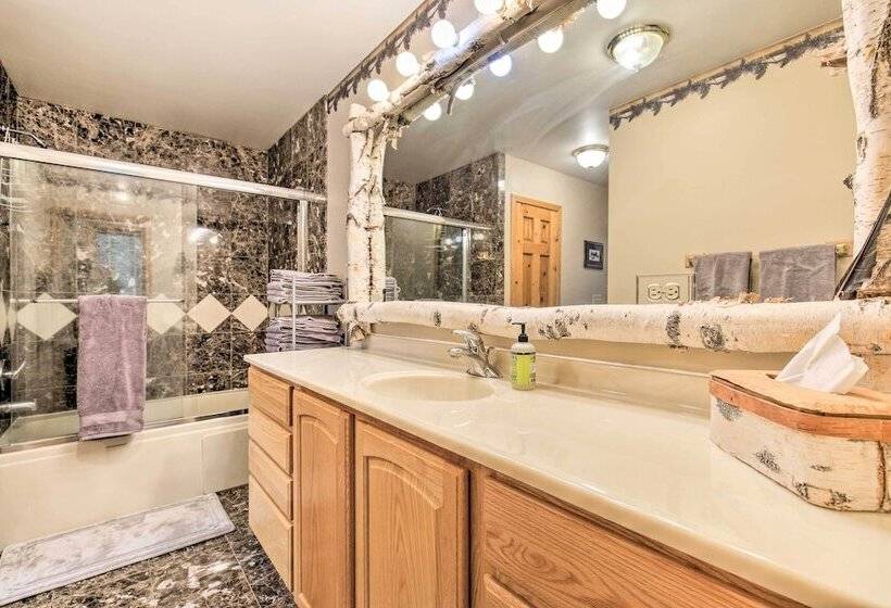 Waterfront Lake Tomahawk Cabin W/ Game Room!