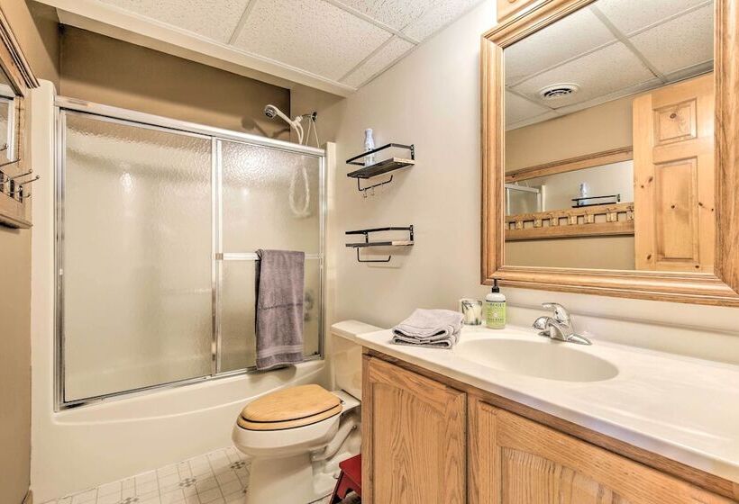 Waterfront Lake Tomahawk Cabin W/ Game Room!