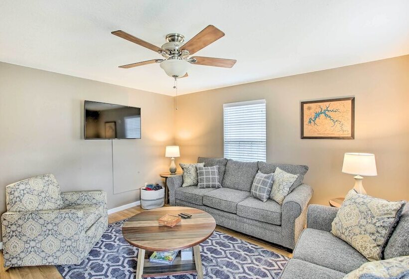 Welcoming Byrdstown Home: Walk To Main St!