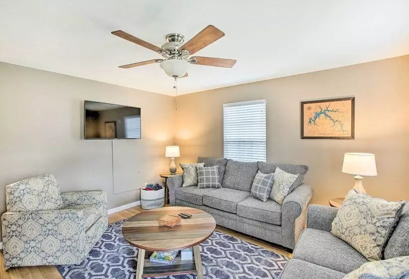Welcoming Byrdstown Home: Walk To Main St!