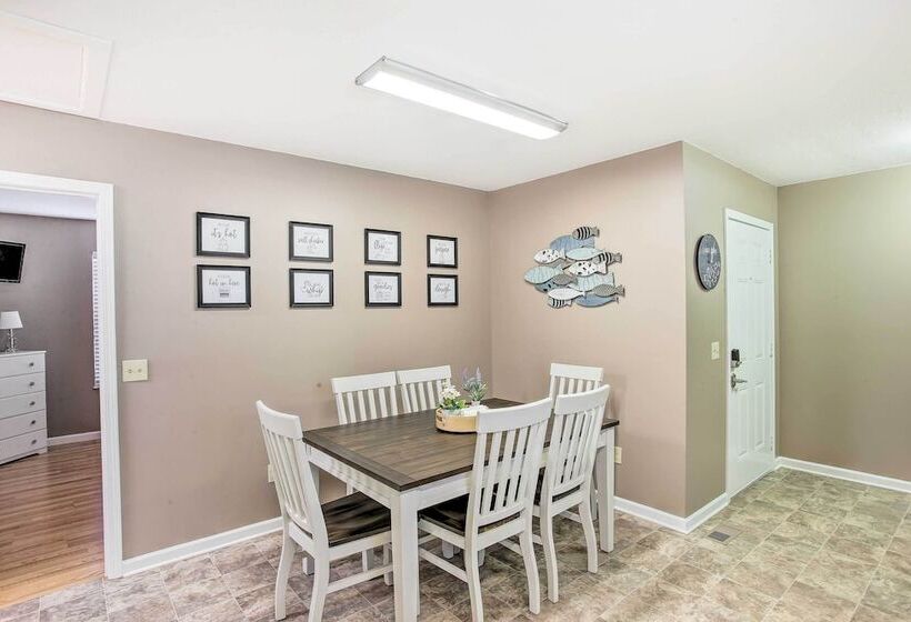 Welcoming Byrdstown Home: Walk To Main St!