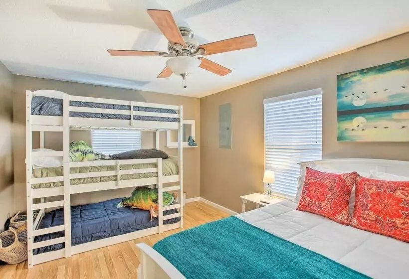 Welcoming Byrdstown Home: Walk To Main St!
