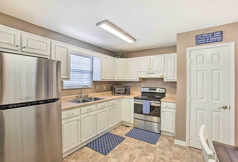 Welcoming Byrdstown Home: Walk To Main St!