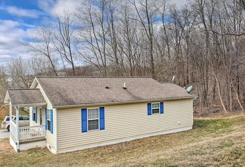 Welcoming Byrdstown Home: Walk To Main St!