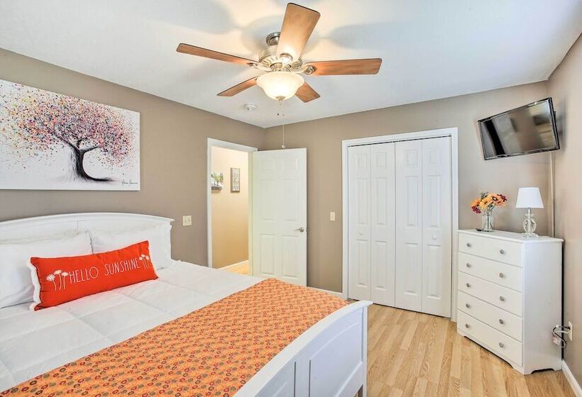 Welcoming Byrdstown Home: Walk To Main St!