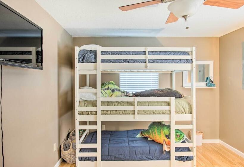 Welcoming Byrdstown Home: Walk To Main St!