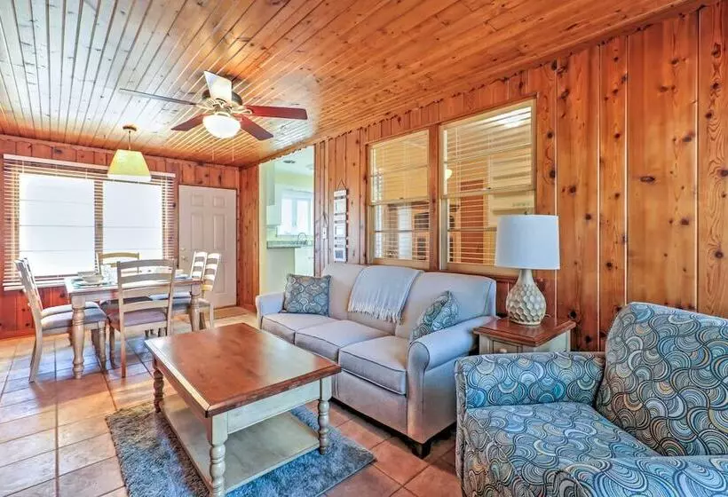 Williams Bay Retreat: Walk To Lake Geneva & Town!