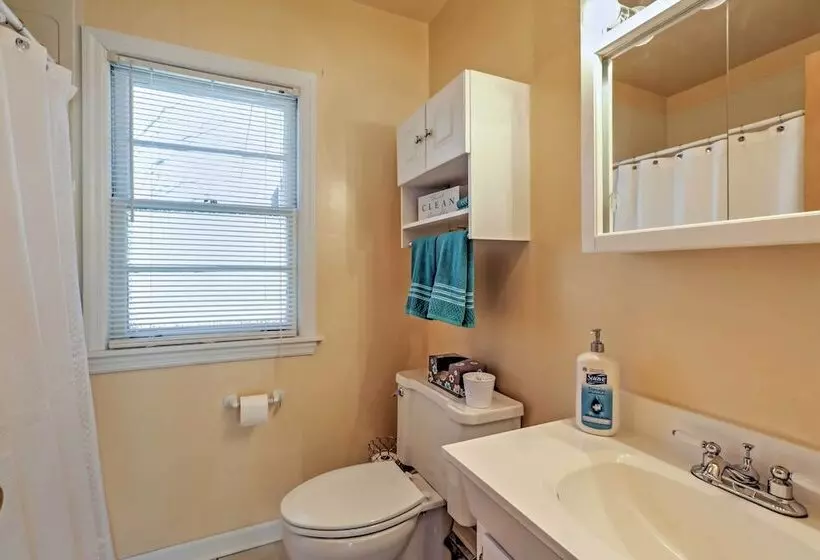 Williams Bay Retreat: Walk To Lake Geneva & Town!