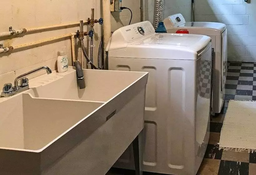 Williams Bay Retreat: Walk To Lake Geneva & Town!