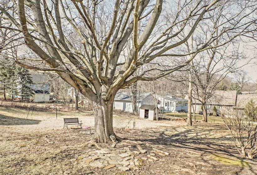 Williams Bay Retreat: Walk To Lake Geneva & Town!