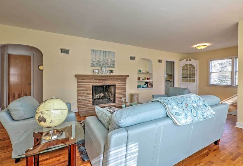 Williams Bay Retreat: Walk To Lake Geneva & Town!