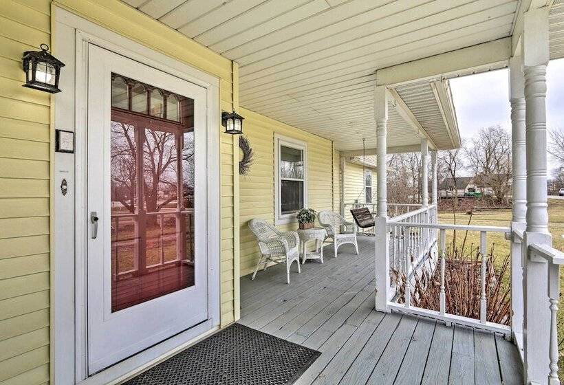 5 Acre Vacation Home W/ Woods & Hiking Ground