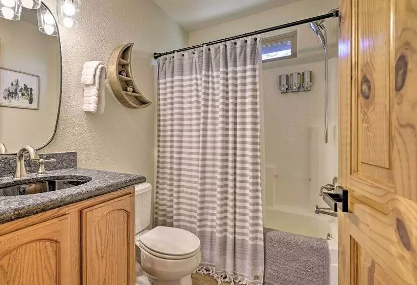 Near Hiking + Wineries: Arnold Cabin W/ Deck!