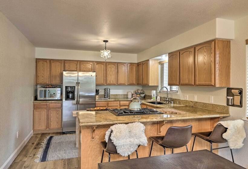 Near Hiking + Wineries: Arnold Cabin W/ Deck!