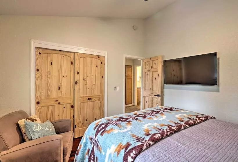 Near Hiking + Wineries: Arnold Cabin W/ Deck!