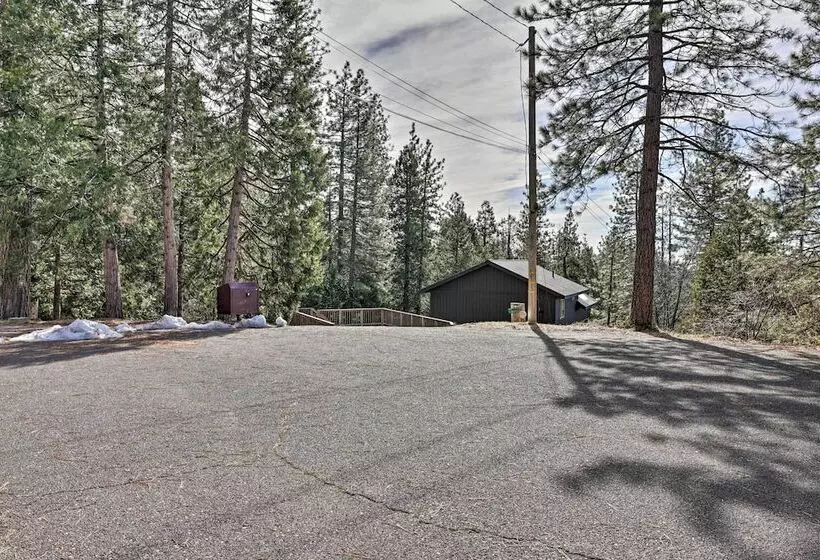 Near Hiking + Wineries: Arnold Cabin W/ Deck!