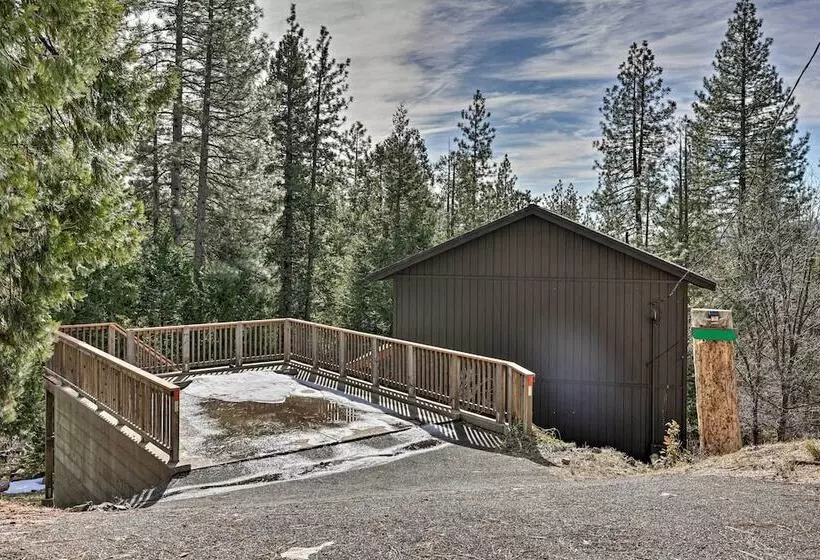 Near Hiking + Wineries: Arnold Cabin W/ Deck!