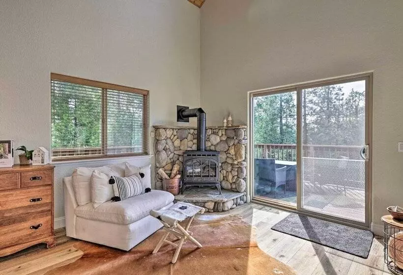 Near Hiking + Wineries: Arnold Cabin W/ Deck!