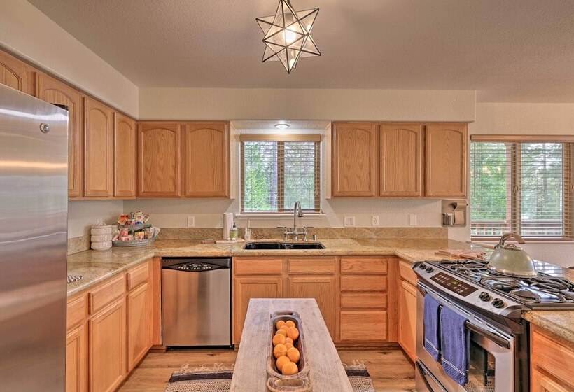 Near Hiking + Wineries: Arnold Cabin W/ Deck!