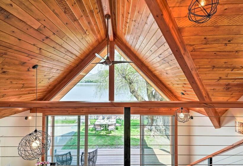 Beach Escape: Zeninspired Lake Osoyoos Chalet!