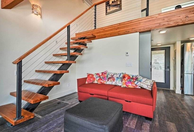 Beach Escape: Zeninspired Lake Osoyoos Chalet!