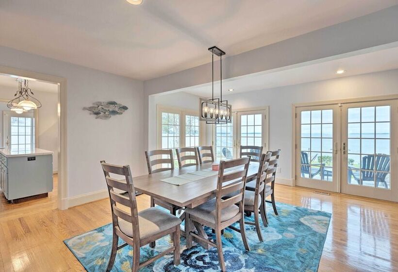 Beachfront Urbanna Home W/ Gas Grill & Deck!