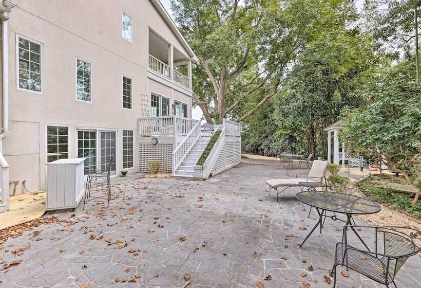 Beachfront Urbanna Home W/ Gas Grill & Deck!