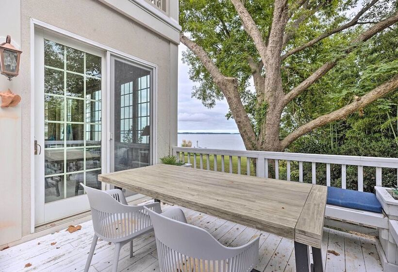 Beachfront Urbanna Home W/ Gas Grill & Deck!