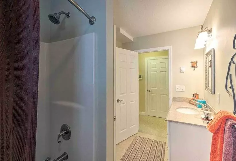 Beech Mountain Retreat W/ Open Deck: 2 Mi To Ski!