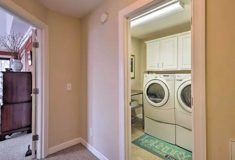 Beech Mountain Retreat W/ Open Deck: 2 Mi To Ski!