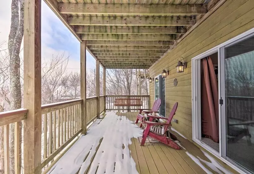 Beech Mountain Retreat W/ Open Deck: 2 Mi To Ski!