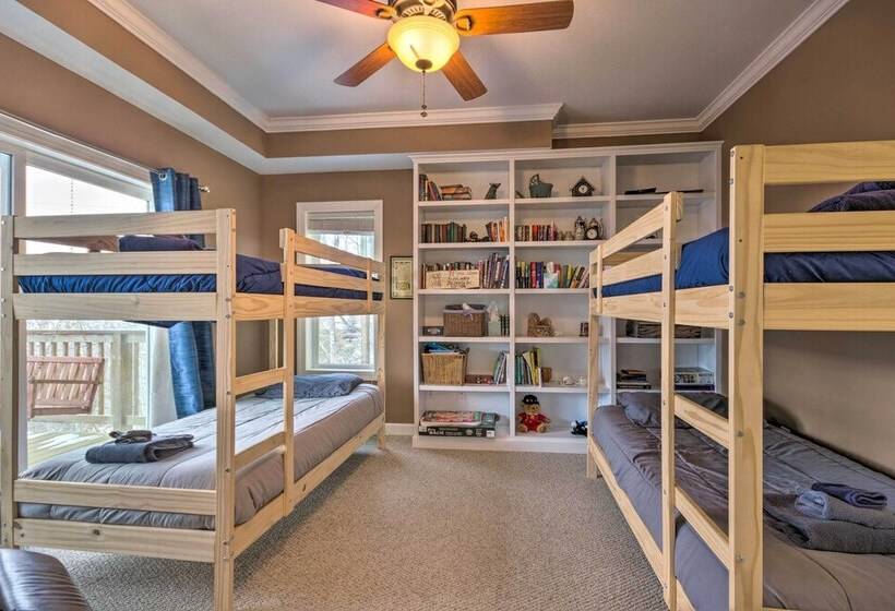 Beech Mountain Retreat W/ Open Deck: 2 Mi To Ski!