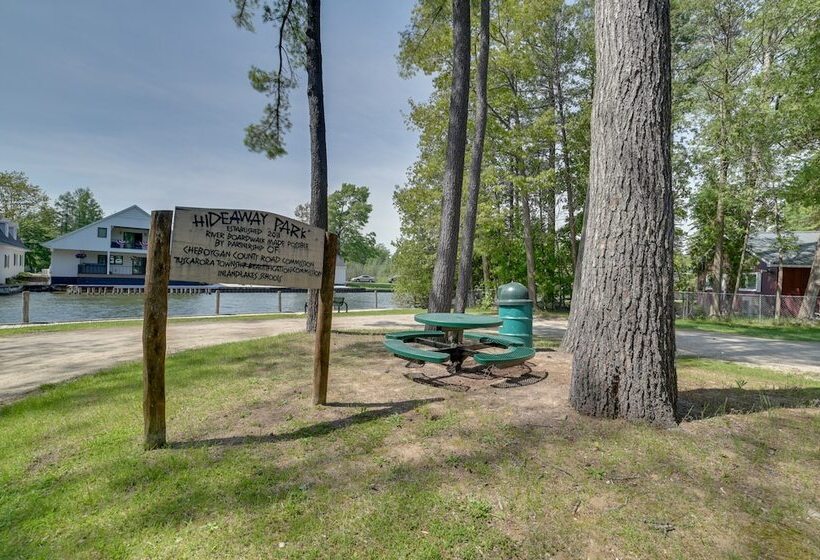 Indian River Home: Outdoor Space & Steps To River!
