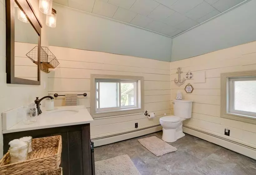 Indian River Home: Outdoor Space & Steps To River!