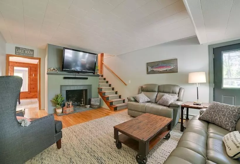 Indian River Home: Outdoor Space & Steps To River!