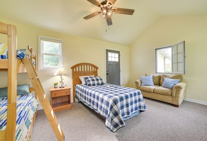 Indian River Home: Outdoor Space & Steps To River!