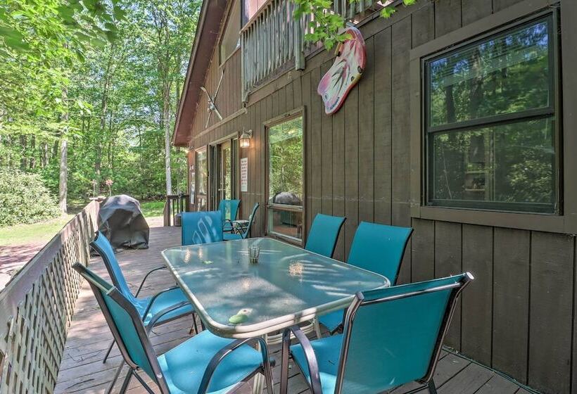 Walk To Lake Harmony: Cabin W/ Fire Pit & Decks!