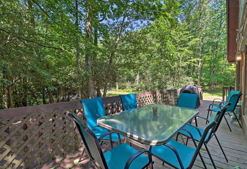 Walk To Lake Harmony: Cabin W/ Fire Pit & Decks!