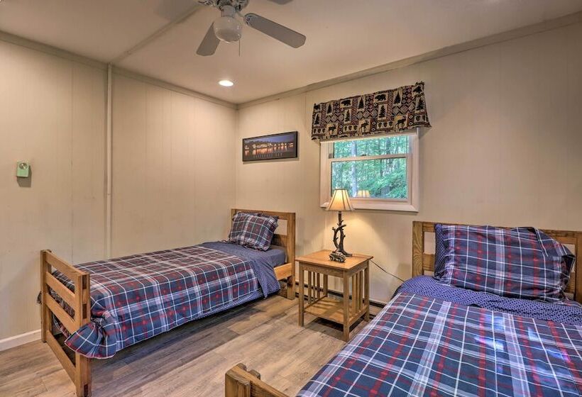 Walk To Lake Harmony: Cabin W/ Fire Pit & Decks!