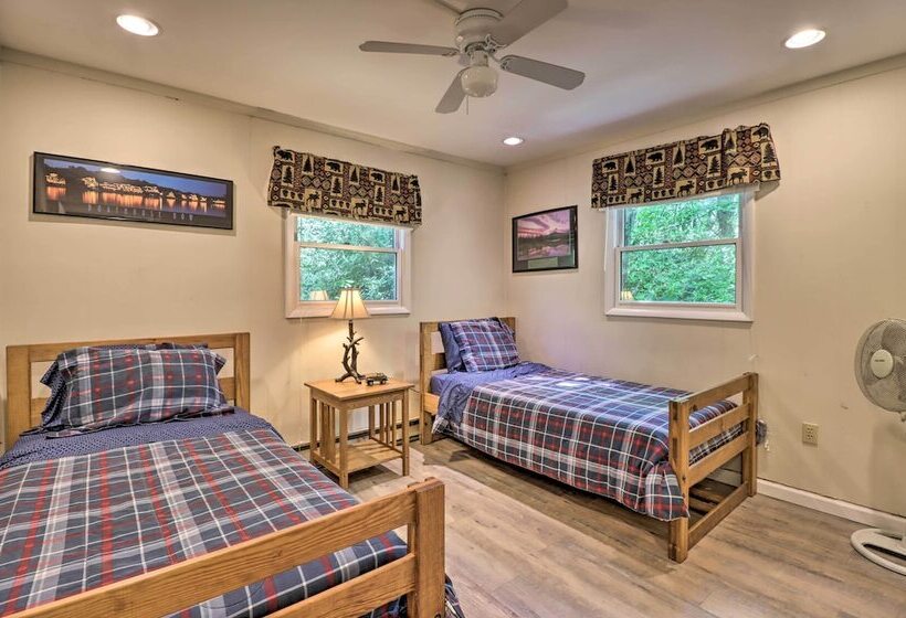 Walk To Lake Harmony: Cabin W/ Fire Pit & Decks!