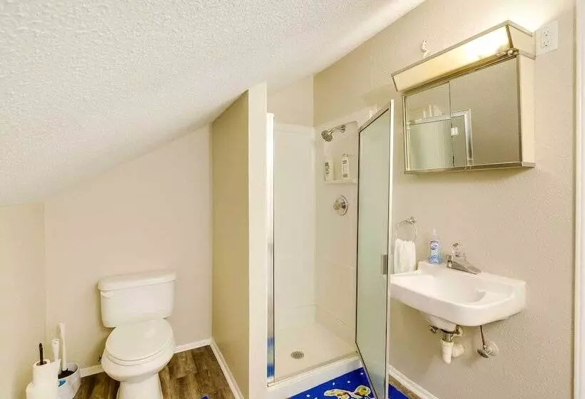 Canal Front Galveston Home: Fishing On Site!